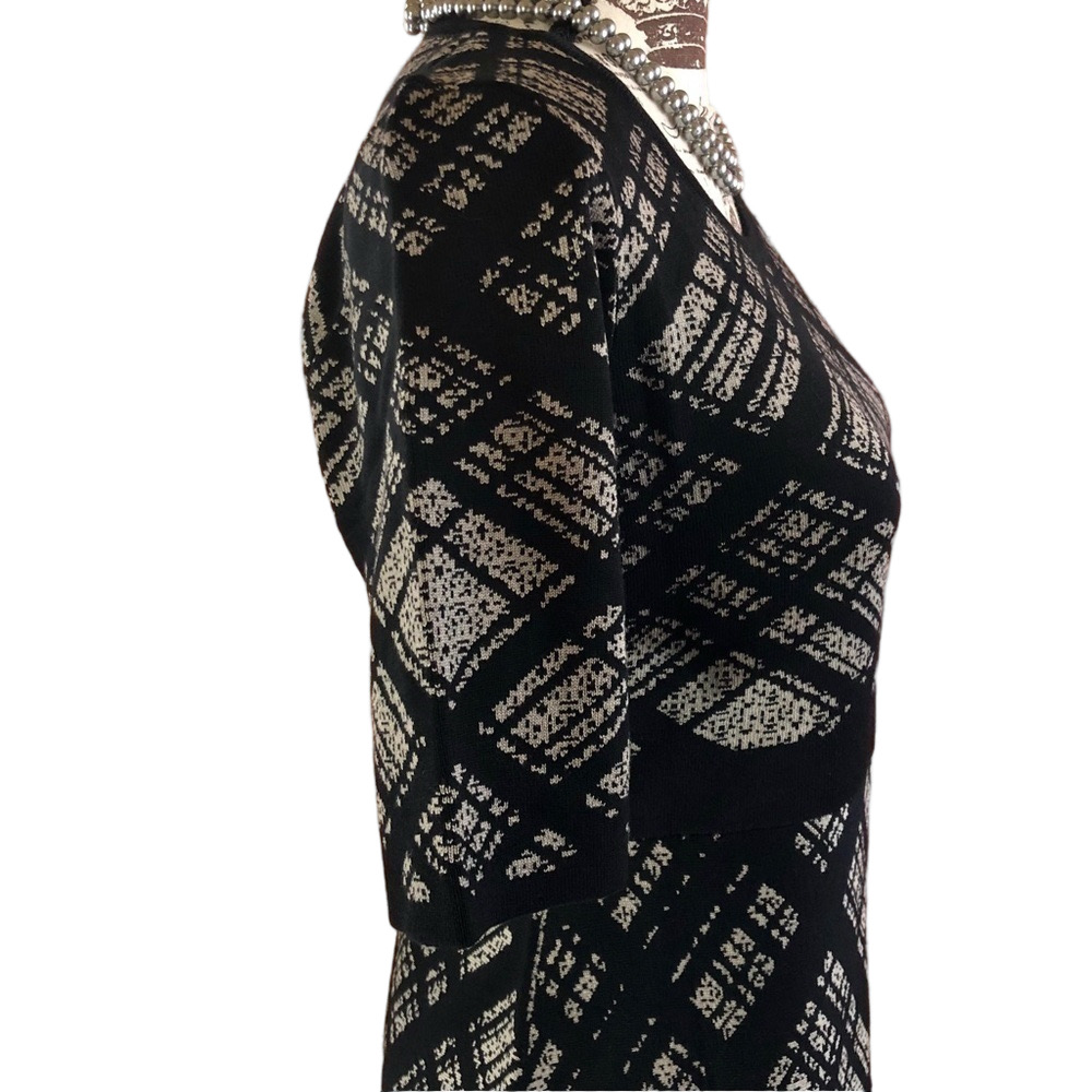 Nina Leonard Plaid Flounce Hem Scoop-Neck Knit Sheath Dress Mink Black Small - Picture 4 of 11